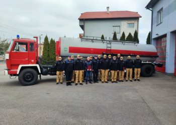 39-letnia strażacka cysterna pojechała na Ukrainę