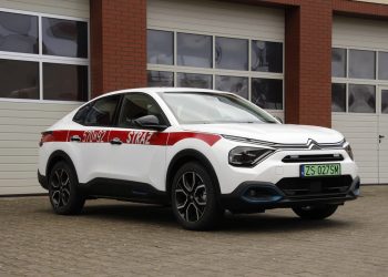 KW PSP w Szczecinie kupuje samochody elektryczne