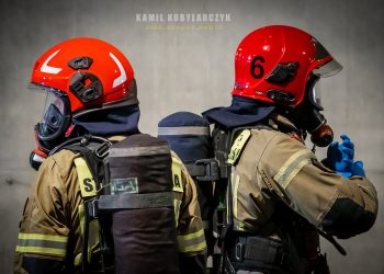 Strażak niezmiennie najbardziej poważanym zawodem przez Polaków