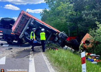 Wypadek na ‘dziewiątce’. Nie żyją dwie osoby