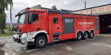 Gaśniczy gigant polickiej Zakładowej Straży Pożarnej
