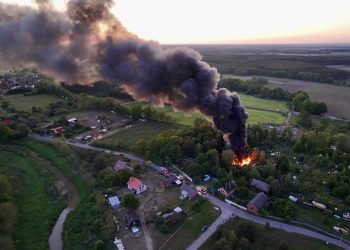 Pożar na terenie złomowiska w miejscowości Łąki
