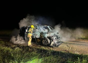 Nocny pożar elektrycznego busa