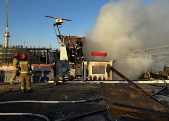 Szczecin. Pożar zacumowanej barki