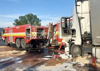 Wypadek z udziałem polskiej ciężarówki. Nie żyją strażacy