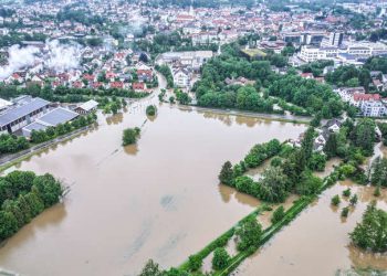 Ulewa w Niemczech. Strażak zginął podczas akcji