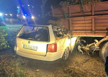 Wypadek na DW211. Wezwano śmigłowiec LPR