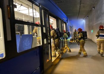 Krakowscy strażacy ćwiczyli w tunelu tramwajowym