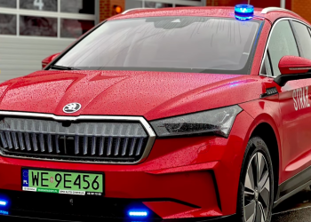 Komenda Główna PSP zamawia samochód elektryczny