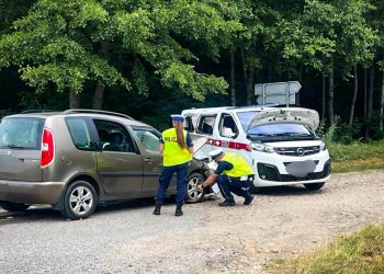 Podlaskie. Wypadek z udziałem samochodu PSP