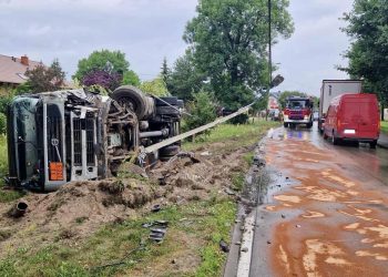 Cysterna na boku. Wezwano grupy specjalistyczne