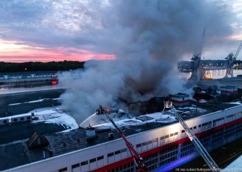 PSP: Pożar hali w Gdańsku opanowany