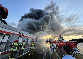 Pożar hali w Porcie Gdańsk. Strażacy zakończyli działania