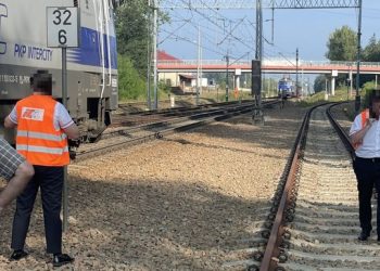 Trzebinia. Dwa pociągi na jednym torze