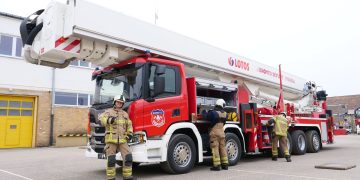 LOTOS Straż ma nowy podnośnik. Najwyższy w Polsce!
