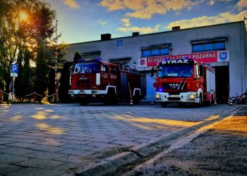 Rybnik: Władze miasta oddają wóz bojowy OSP na Ukrainę mimo protestów