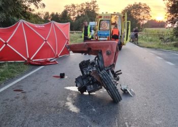 Tragiczne zderzenie motocykla z ciągnikiem
