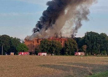 W Kijewie Szlacheckim pali się młyn