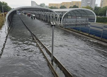 Warszawa zalana po nocnej ulewie