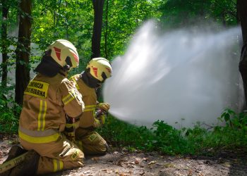 Strażackie ćwiczenia na zalewie w Zabierzowie [FOTO]