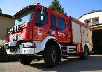 Nowy wóz trafił do strażaków z OSP Zakroczym