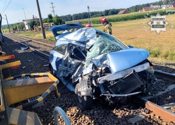 Wypadek na przejeździe kolejowym w Sierakowie Śląskim