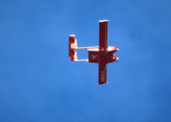 Roje dronów mają pomóc w gaszeniu pożarów