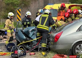 Śmiertelny wypadek na DK25. Wielu rannych