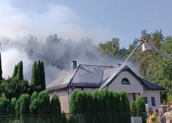 Pożar pod Białymstokiem. W akcji 18 zastępów straży pożarnej