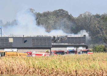 Pożar w Sumówku. W akcji strażacy z dwóch powiatów