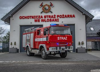 Ochotnicy, ochotnikom. OSP Włosań przekazała wóz do OSP Wójcice