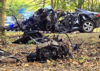 Wypadek w Młochowie. Nie żyje młody kierowca