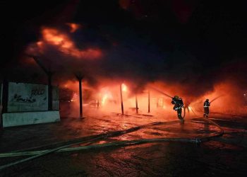 Nocny pożar stolarni w Żabinie
