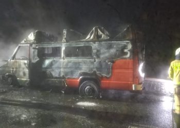 Strażacy wracali z Głuchołaz. Ich samochód spłonął