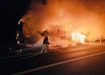 Pożar naczepy z meblami na DW760