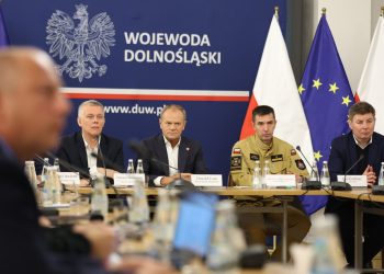 Premier: nikt nie popełni błędu z powodzi w 2010 r., gdy „weekend został przespany” 