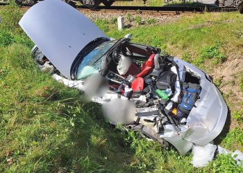 Wał. Śmiertelny wypadek na przejeździe kolejowym