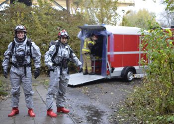 Strażackie ćwiczenia na terenie po toruńskim zakładzie Elana
