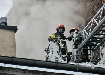 Pożar kamienicy na warszawskiej Woli