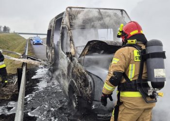 Pożar radiowozu oddziału prewencji na trasie S7