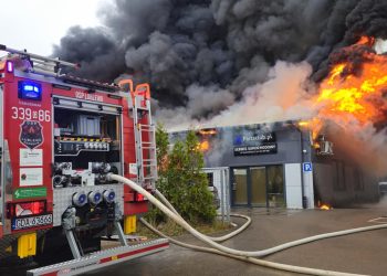 Pożar warsztatu samochodowego w Bąkowie