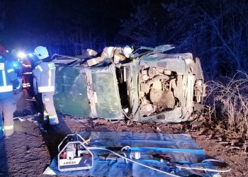 Samochód Straży Granicznej zniszczony. Są ranni