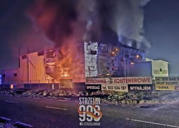 Pożar hali w Jordanowie Śląskim. W akcji ponad 20 zastępów