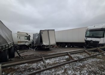 Karambol na A4. Jedna osoba nie żyje