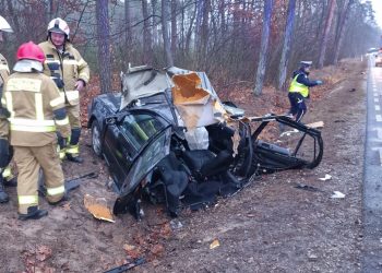 Wypadek w Cyganówce. Golf w częściach