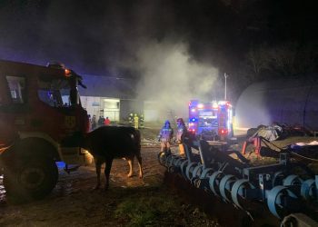 Nocny pożar obory w miejscowości Skrodzkie