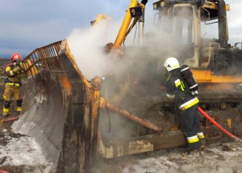 Bielsko-Biała. Strażacy wezwani do pożaru spychacza