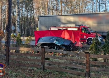 Wypadek w Kobiórze. Dwie osoby nie żyją