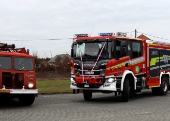 Nowy wóz warty ponad 2 mln zł w OSP Łyse
