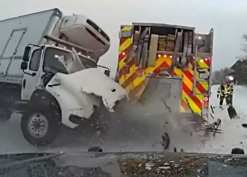 Wóz barierą ochronną podczas zdarzeń. W praktyce [FILM]